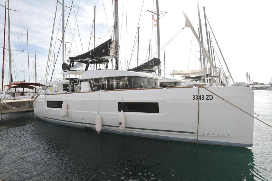 Photo #1 - Lagoon 40 - 4 + 2 cab (Blue Angel) in D-Marin Dalmacija Marina - 46097