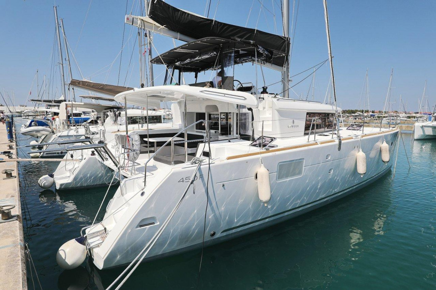 Photo #1 - Lagoon 450 F - 4 + 2 cab. (Hot Stuff) en D-Marin Dalmacija Marina - 46177