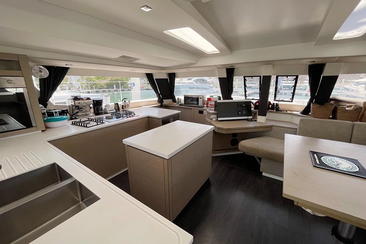 Fountaine Pajot Saba 50 - 6 cab (Good Vibrations)  - 13