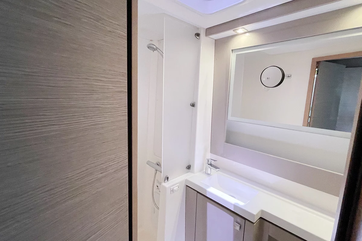 Fountaine Pajot Saba 50 - 6 cab (Good Vibrations)  - 25
