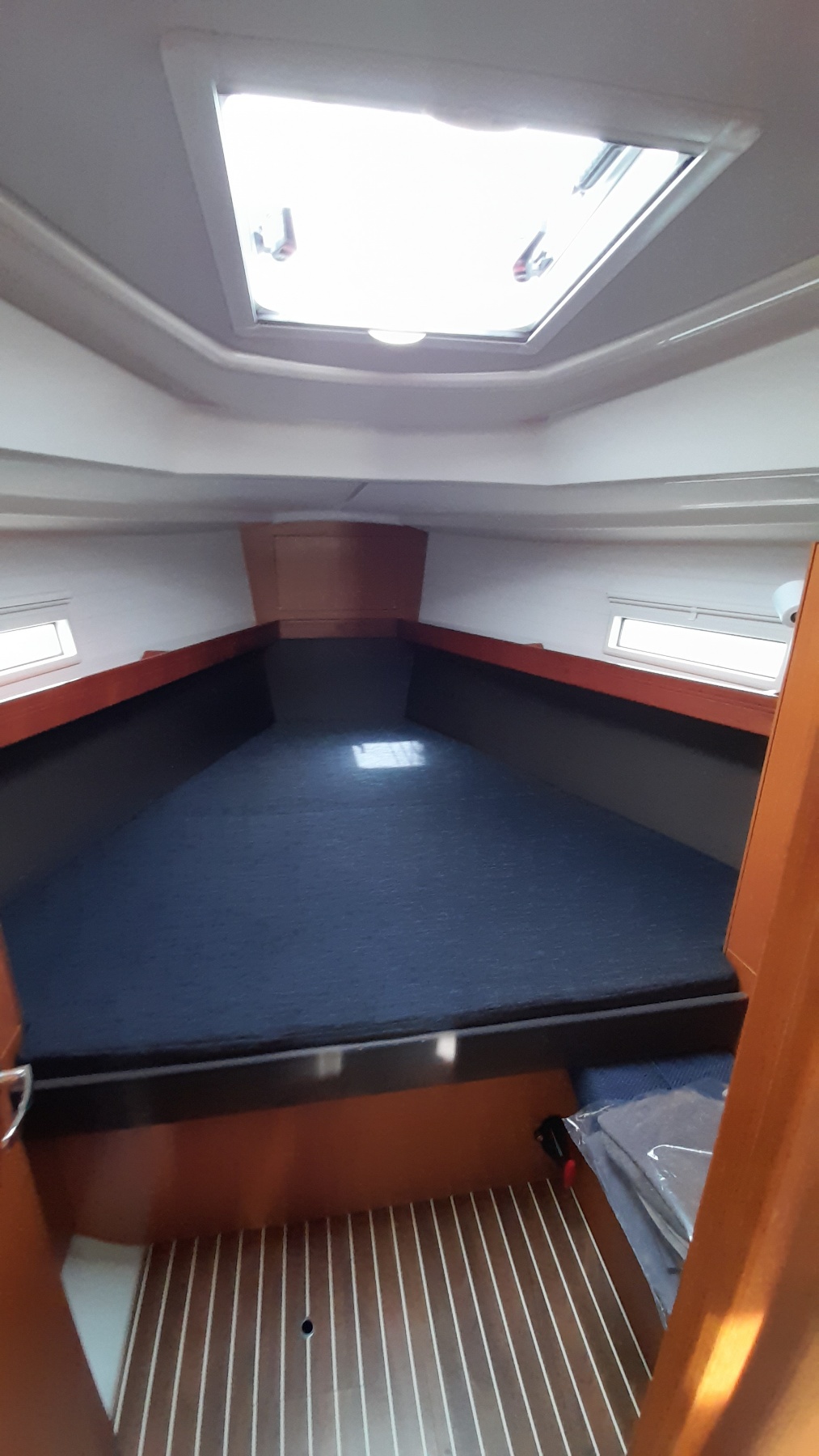 Photo #8 - Bavaria Cruiser 37 - 3 cab. (Nenemia) en Rodas - 27355