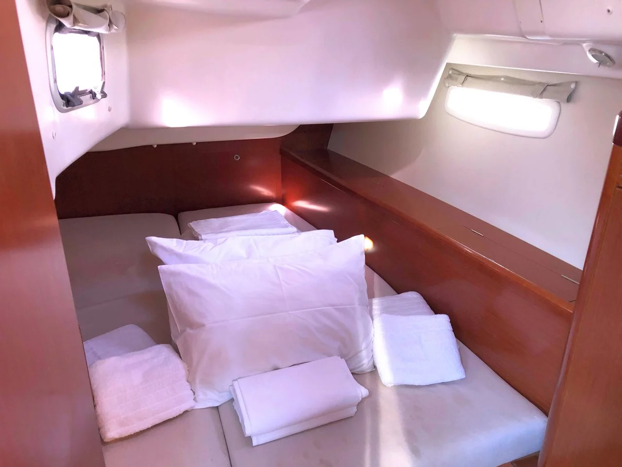 Oceanis 43 (Whisper)  - 17