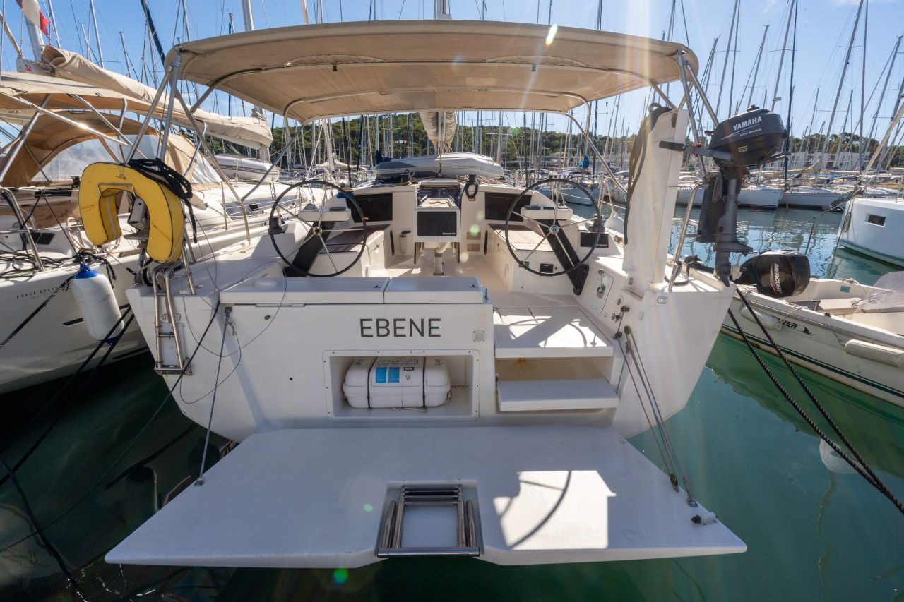 Photo #1 - Dufour 430 GL (EBENE) in Port Pin Rolland - 27511