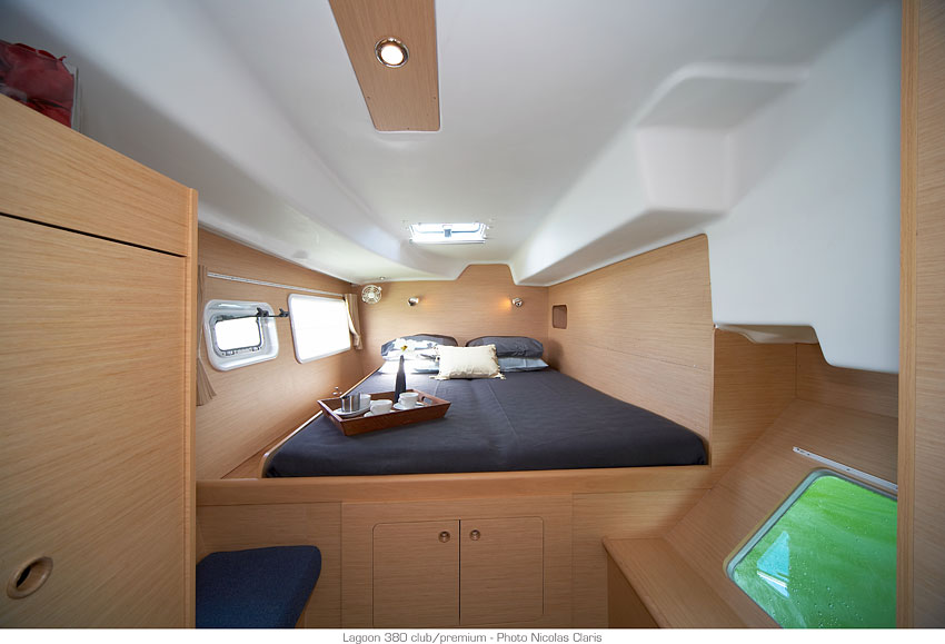 Photo #7 - Lagoon 380 - 4 cab. (WHITE PEARL) in Trogir - 27523