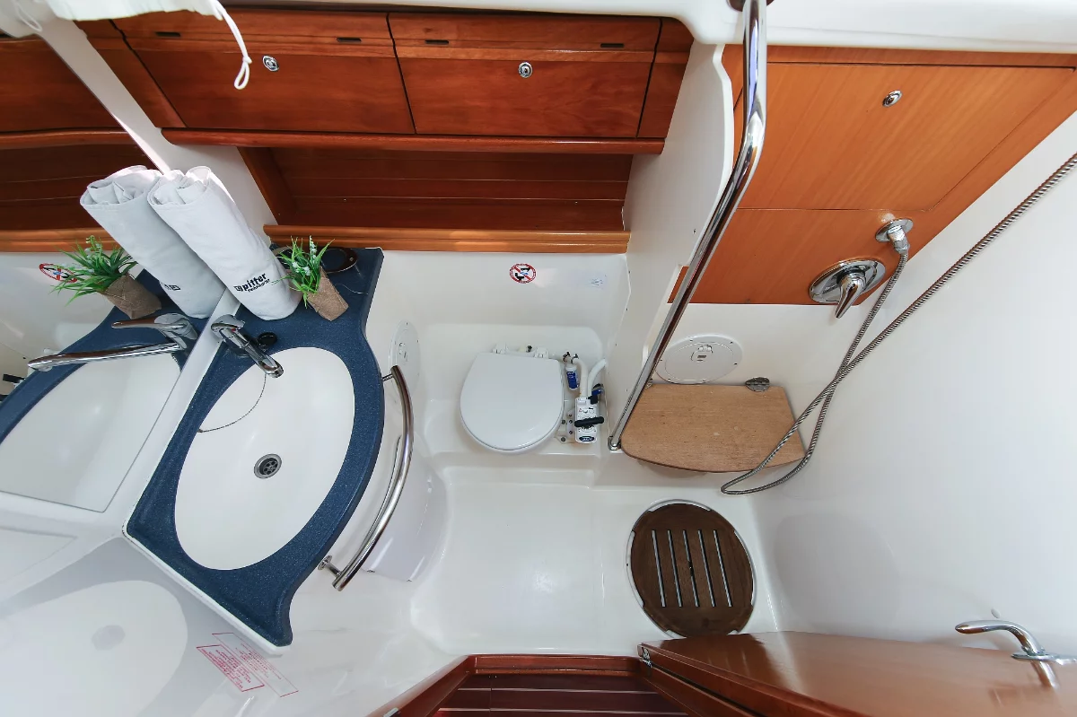 Bavaria 39 Cruiser (Linda)  - 37