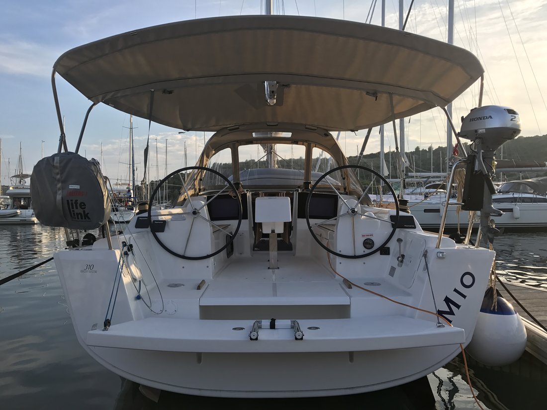 Photo #3 - Dufour 310 GL (Mio) in Primosten - 27622