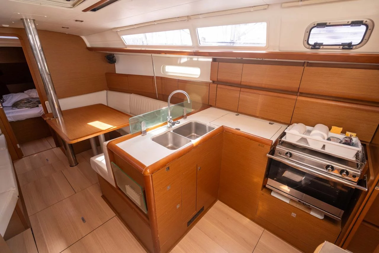 Sun Odyssey 389 (PEWEE)  - 6