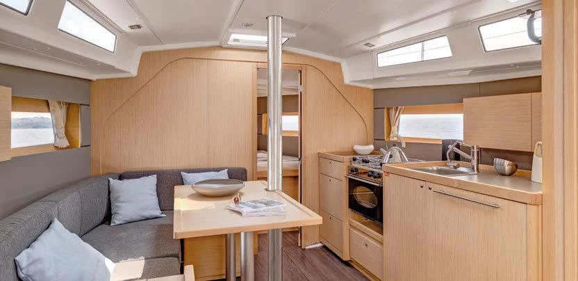 Oceanis 38.1 (MAGPIE)  - 2
