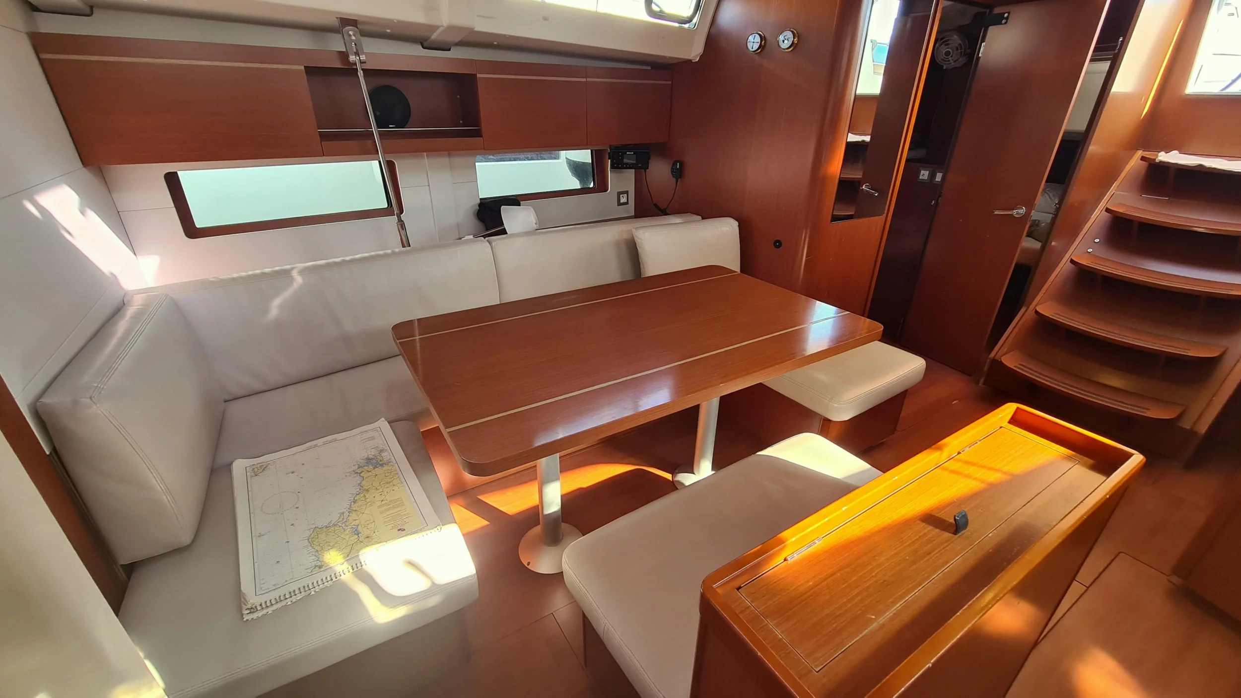 Oceanis 46.1 (LUNA)  - 9
