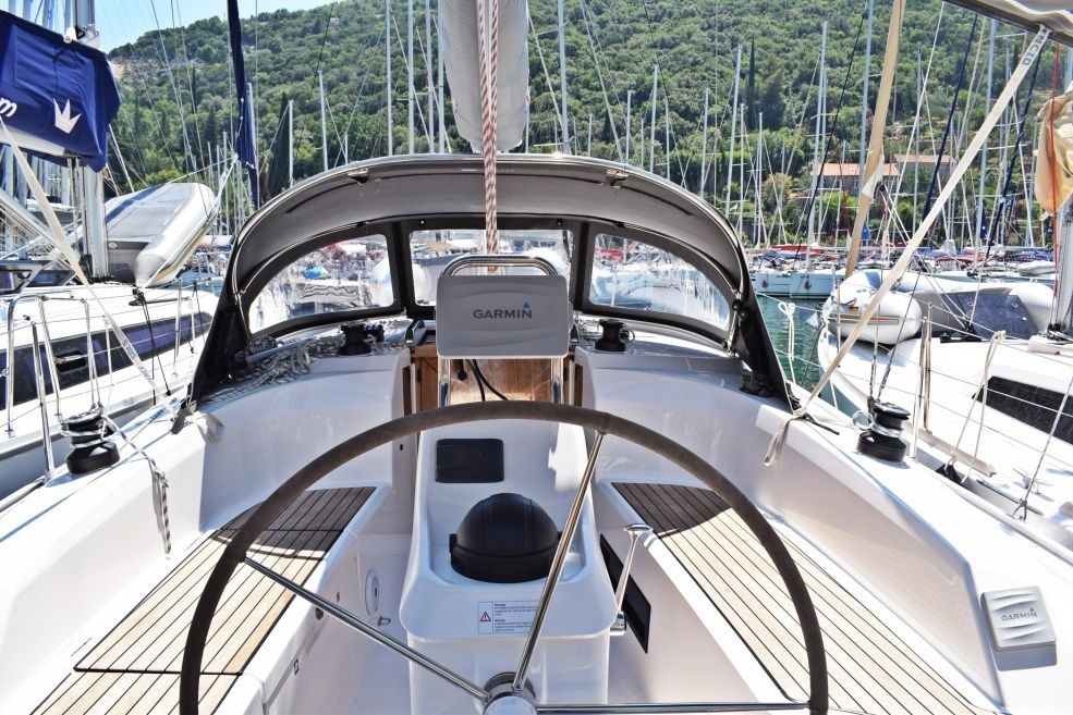 Photo #3 - Bavaria Cruiser 34 - 2 cab. (BASHUNG) en Dubrovnik - 27764