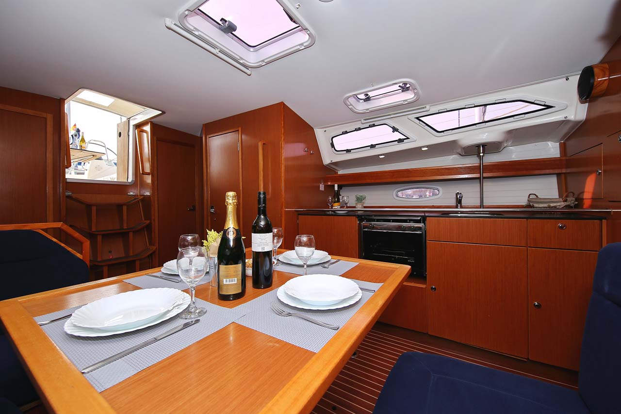 Photo #10 - Bavaria 43 Cruiser (Annabella) in Murter - 27819