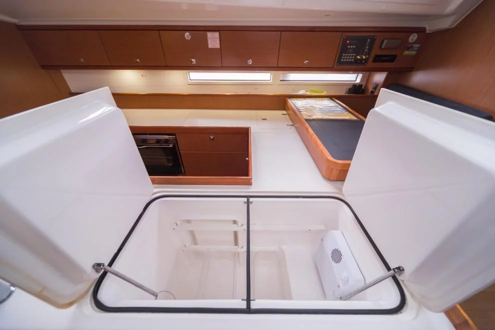 Bavaria Cruiser 56 - 5 + 1 cab. (LA VESTALE)  - 23