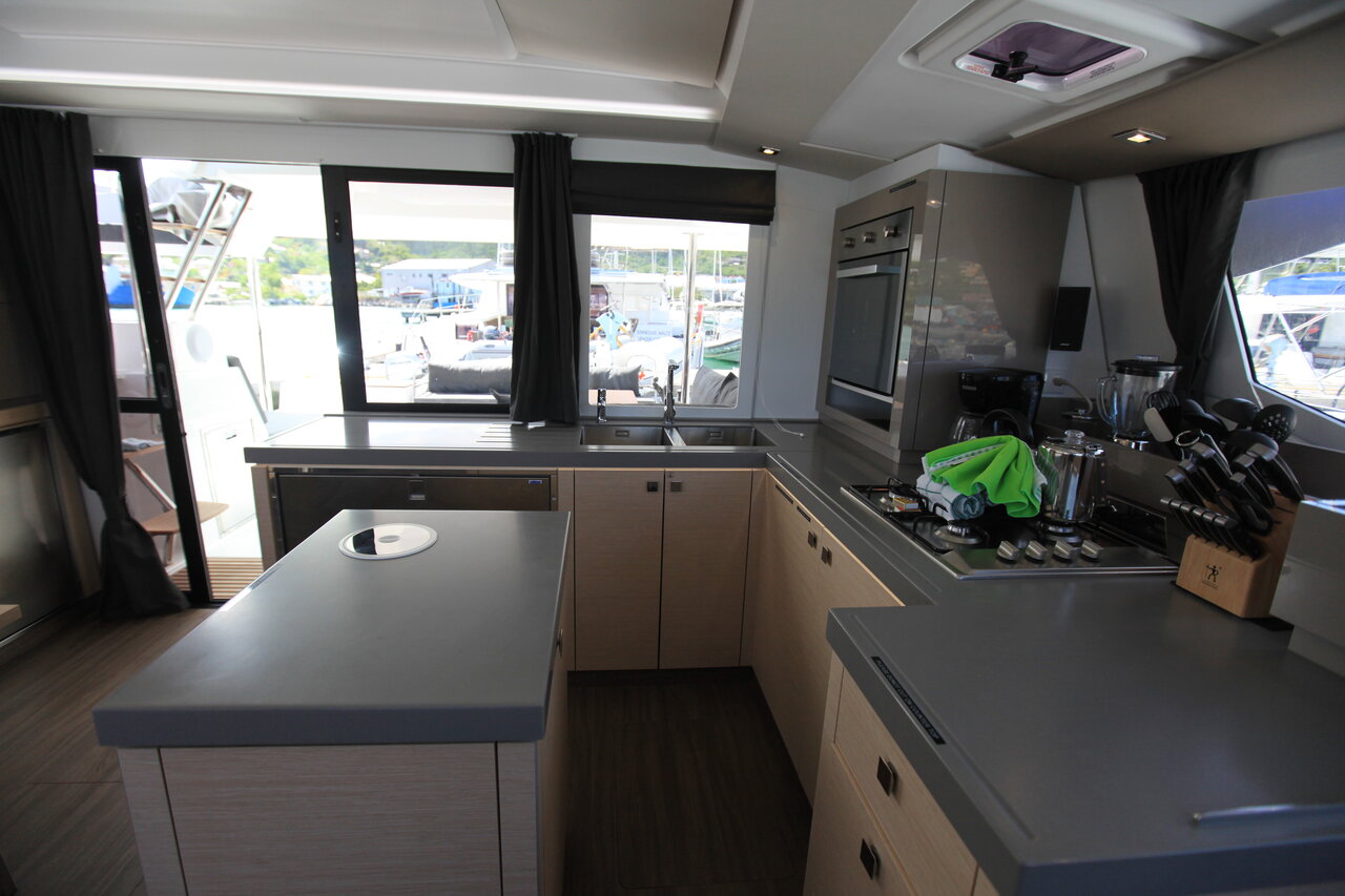Photo #15 - Fountaine Pajot Saona 47 Quintet - 5 + 1 cab. (Three Sheets) in Road Town - 28106