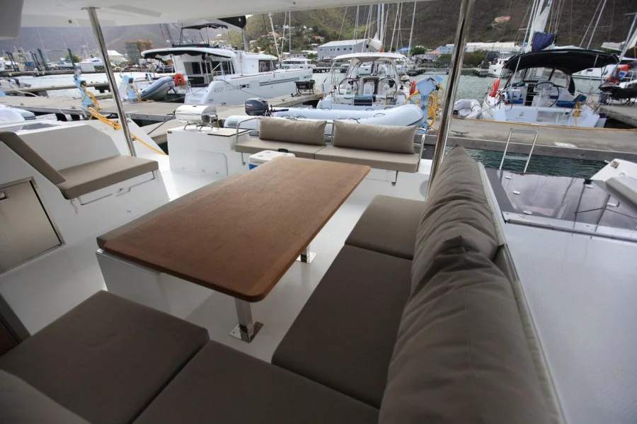 Fountaine Pajot Saona 47 - 5 cab. (Long Story)  - 8