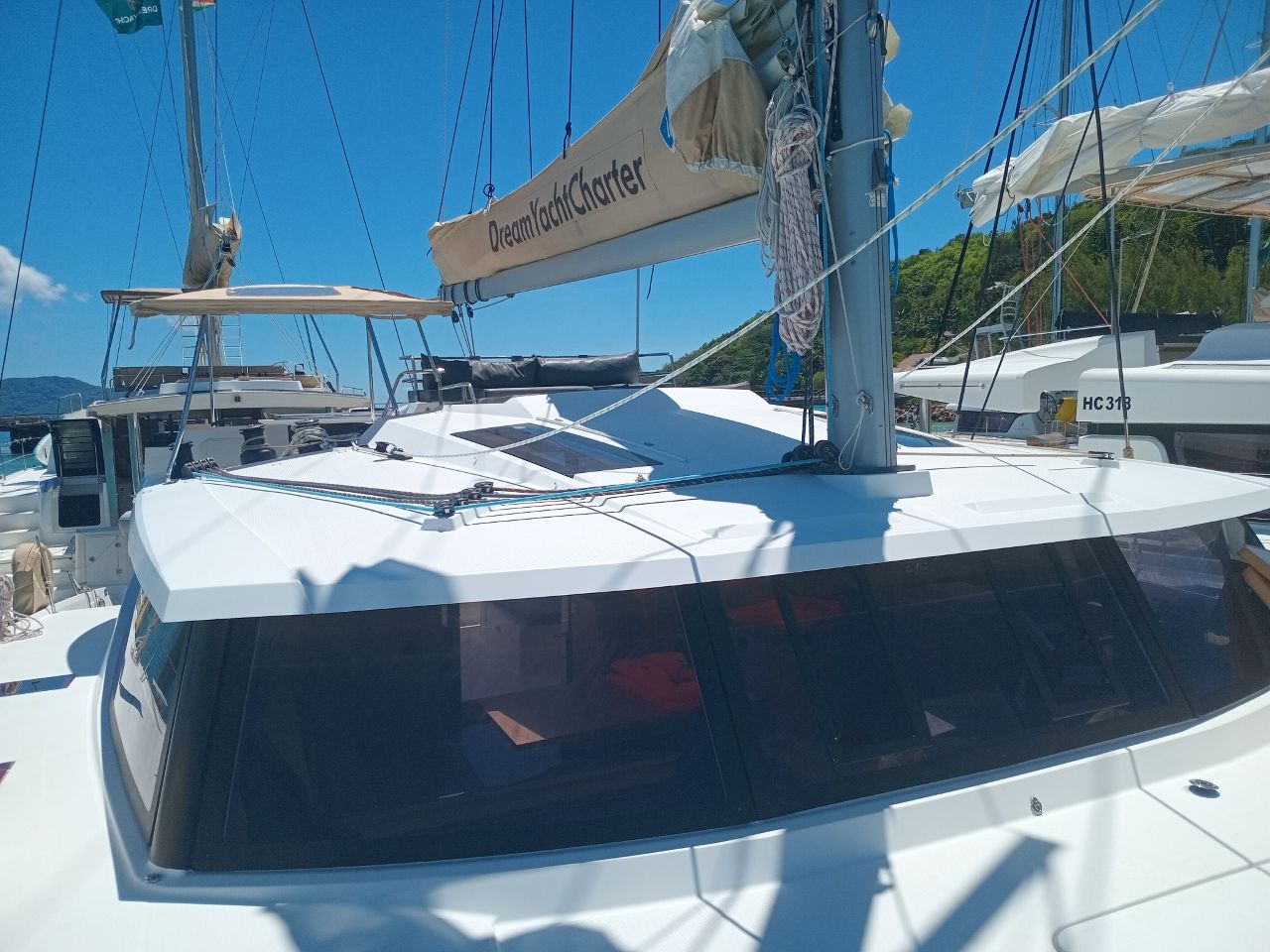 Fountaine Pajot Saona 47 Quintet - 5 + 1 cab. — photo 3
