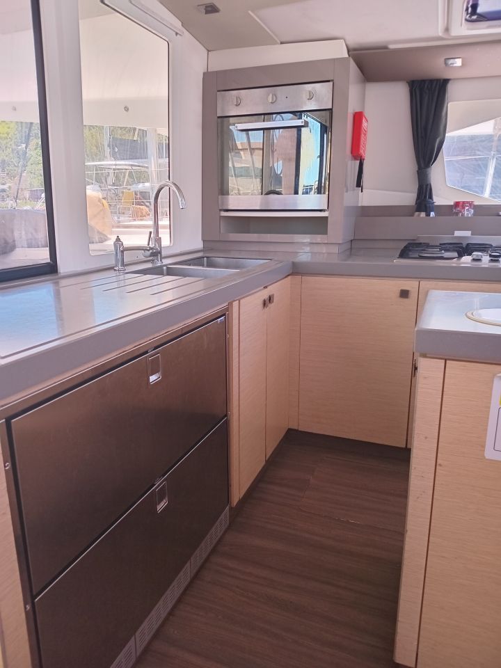 Fountaine Pajot Saona 47 Quintet - 5 + 1 cab. — photo 7