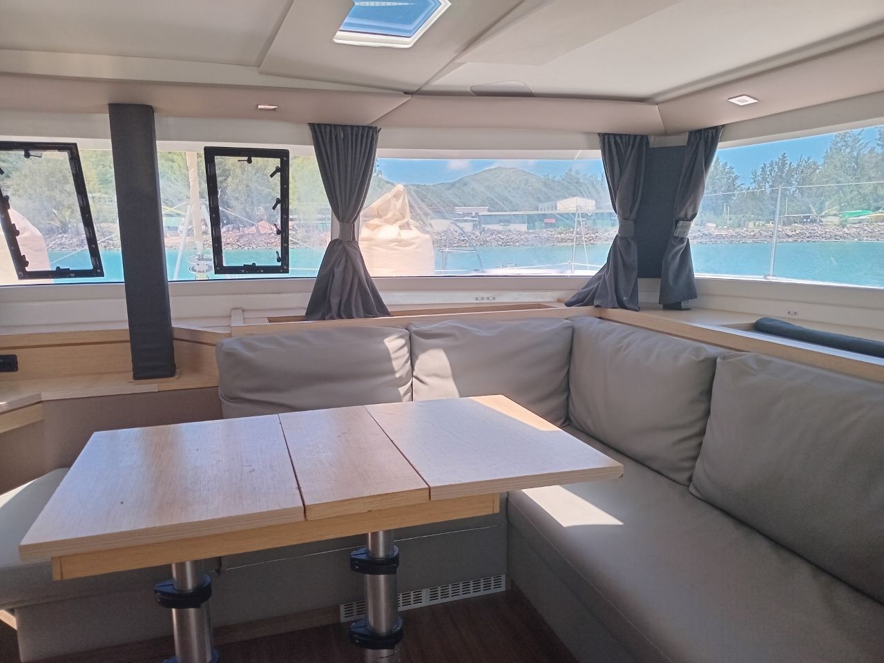 Fountaine Pajot Saona 47 Quintet - 5 + 1 cab. — photo 8