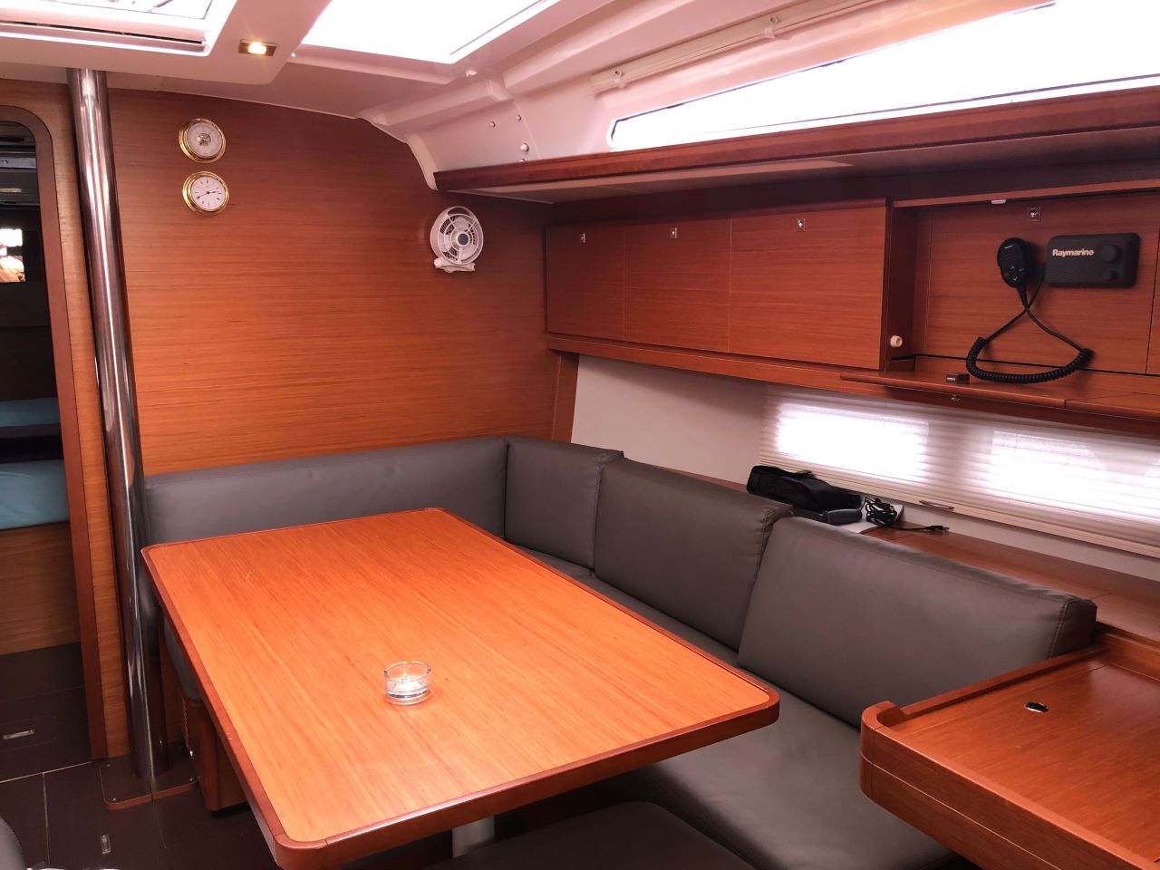 Photo #5 - Dufour 390 GL (ROTHKO) in Le Marin - 28258
