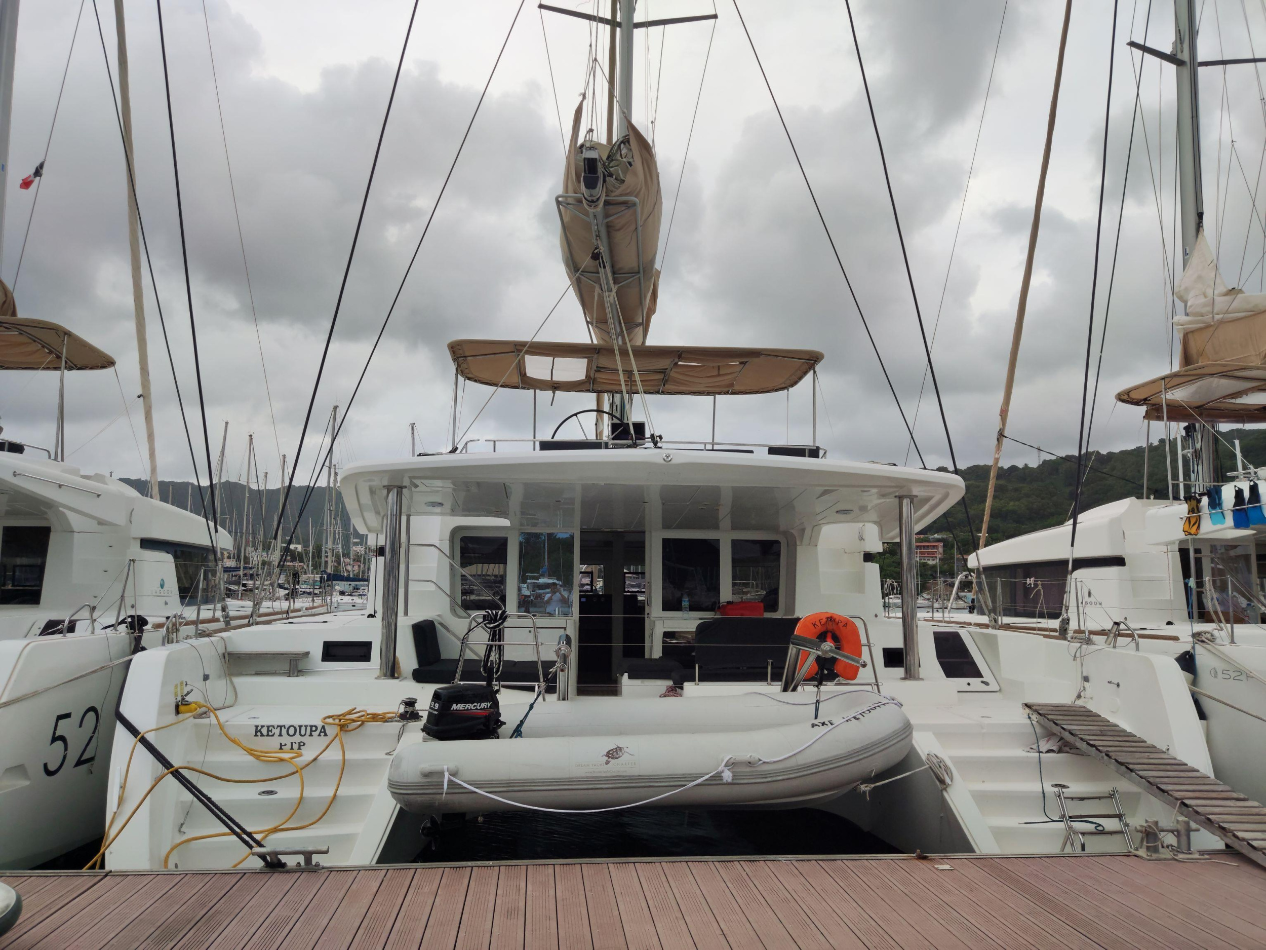 Photo #1 - Lagoon 52 F - 6 + 2 cab. (KETOUPA) in Le Marin - 28266