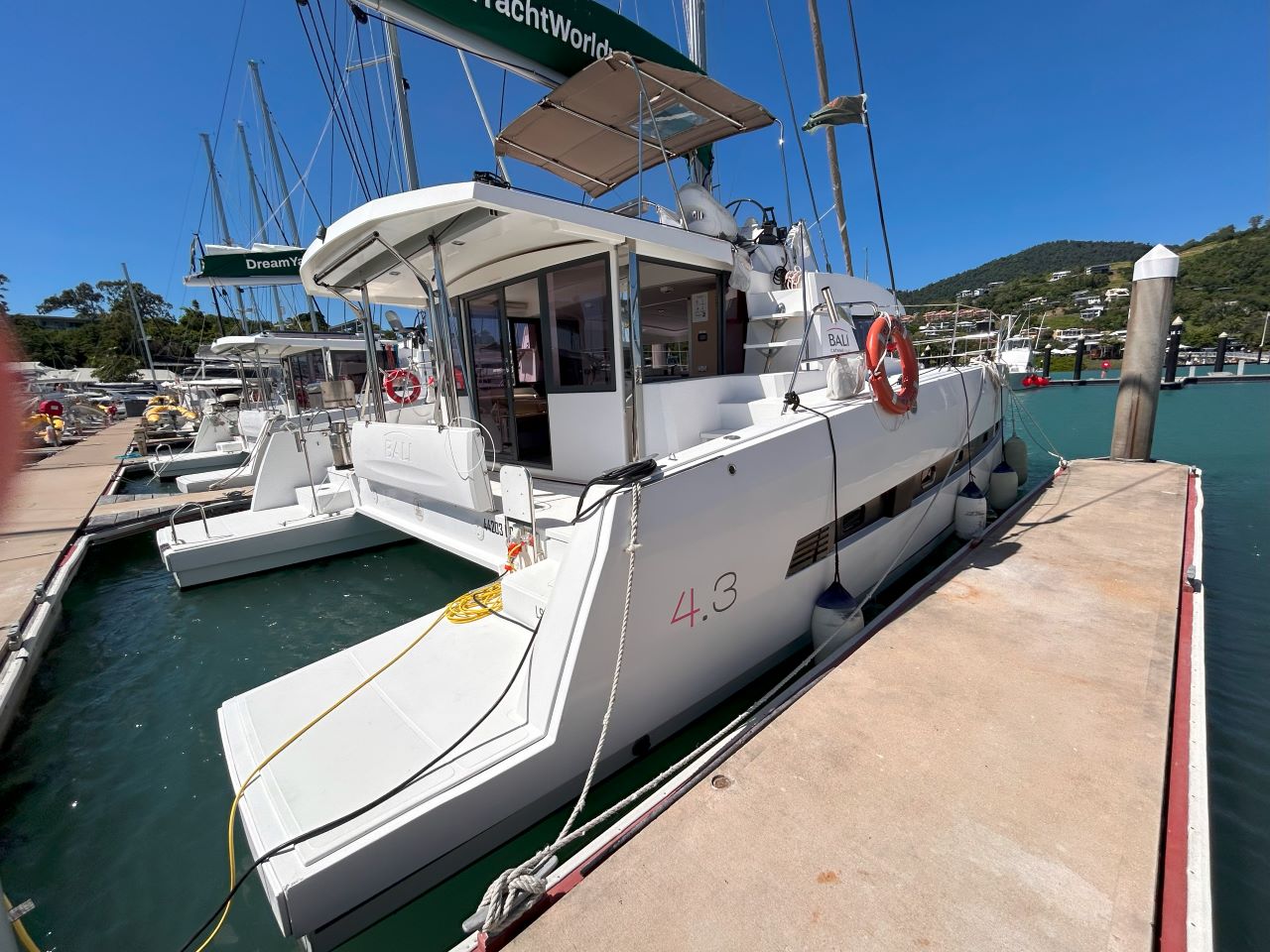 Photo #1 - Bali 4.3 (SINATRA) in Airlie Beach - 28307