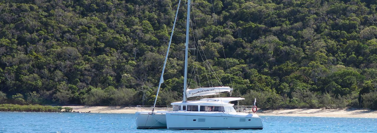 Photo #1 - Lagoon 421 (TRAVIATA 1) in Airlie Beach - 28317