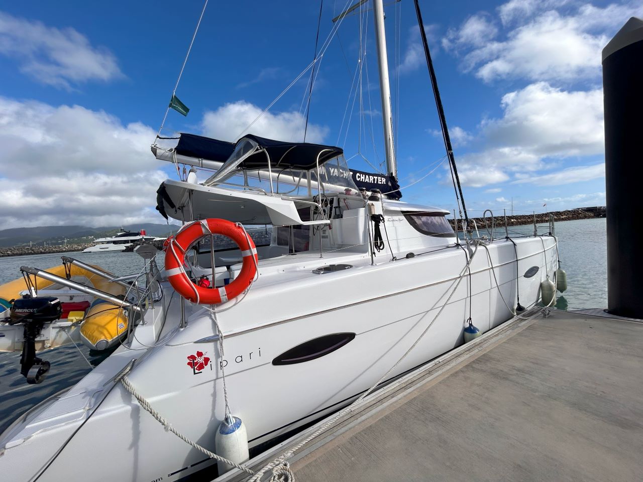 Photo #1 - Lipari 41 - 4 + 2 cab. (L AVANT) in Airlie Beach - 28328