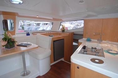 Photo #3 - Mahe 36 - 3 cab. (NEKO) in Airlie Beach - 28334