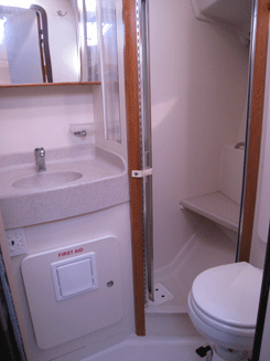 Photo #4 - Catalina 350 (WAZABI) in Airlie Beach - 28337