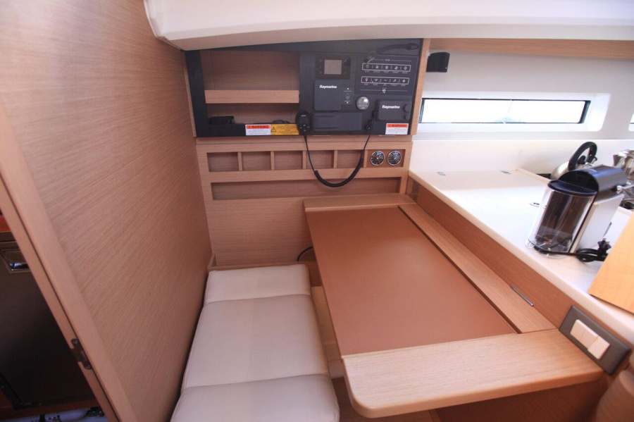 Photo #9 - Sun Odyssey 440 - 2 cab. (Bella) en Road Town - 28343