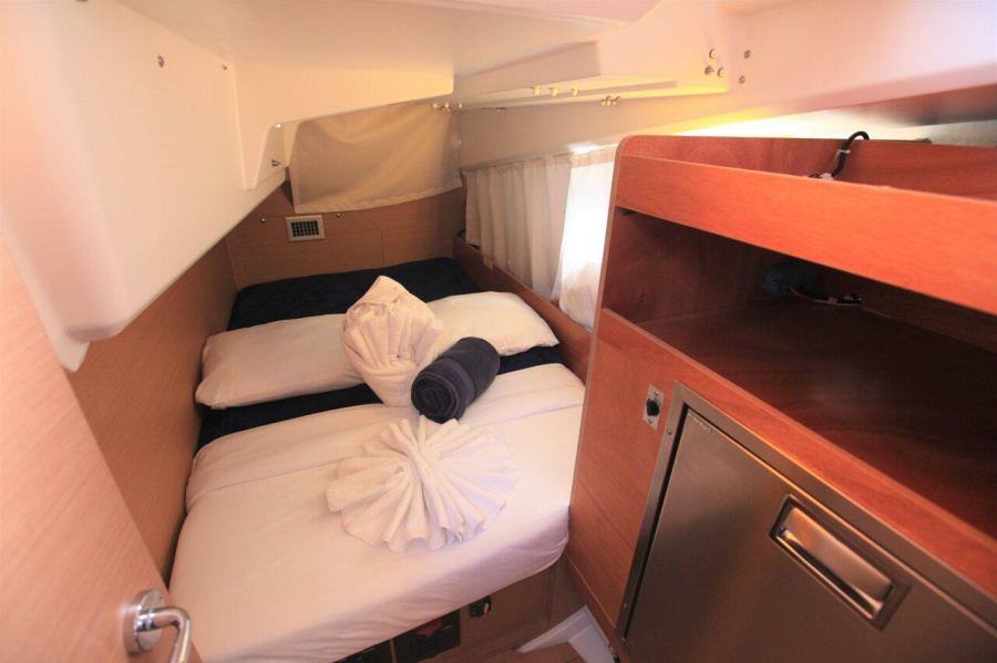 Photo #12 - Sun Odyssey 440 - 2 cab. (Bella) en Road Town - 28343