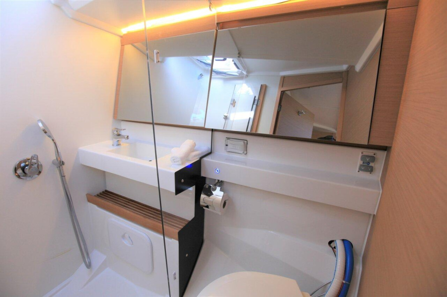 Photo #14 - Sun Odyssey 440 - 2 cab. (Bella) en Road Town - 28343