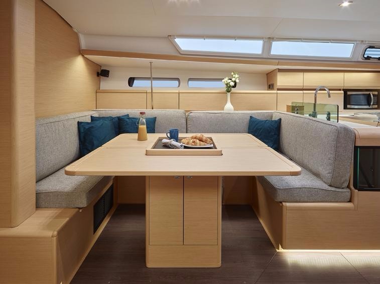 Photo #8 - Sun Odyssey 449 (VILDIUR) en Puerto alegre - 28397
