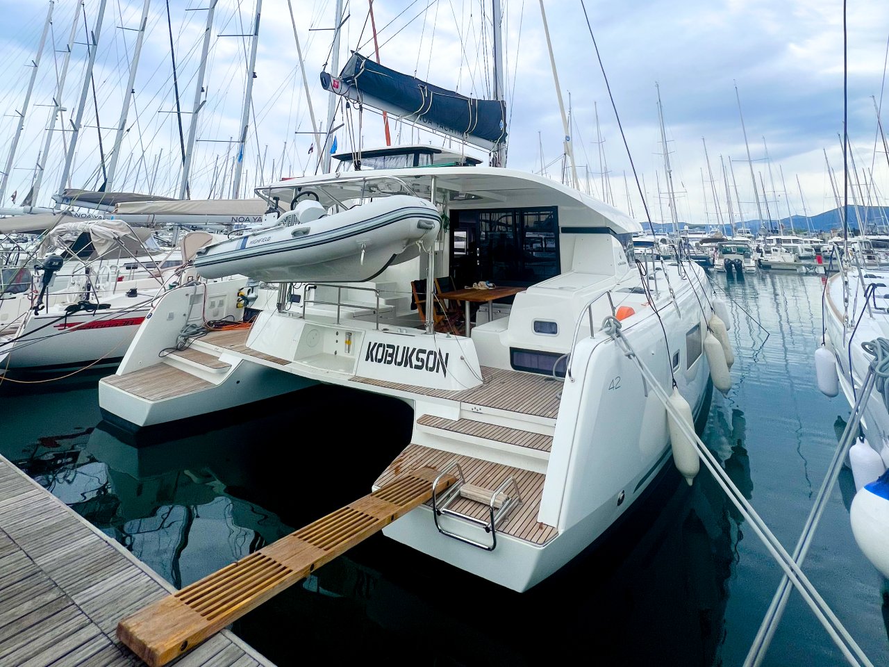 Photo #1 - Lagoon 42 - 4 + 2 cab. (Kobukson) in Kastela - 28454