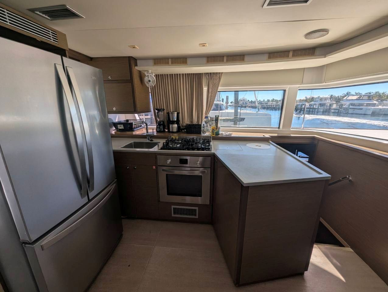 Lagoon 52 F - 6 + 2 cab. — photo 9