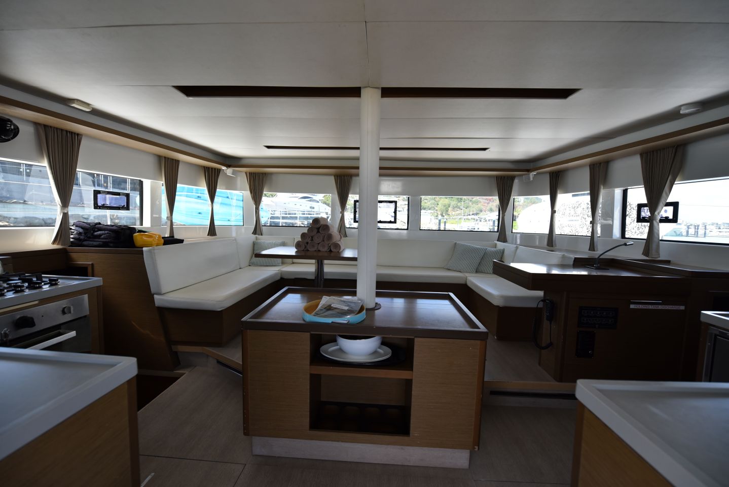 Lagoon 50 — photo 7