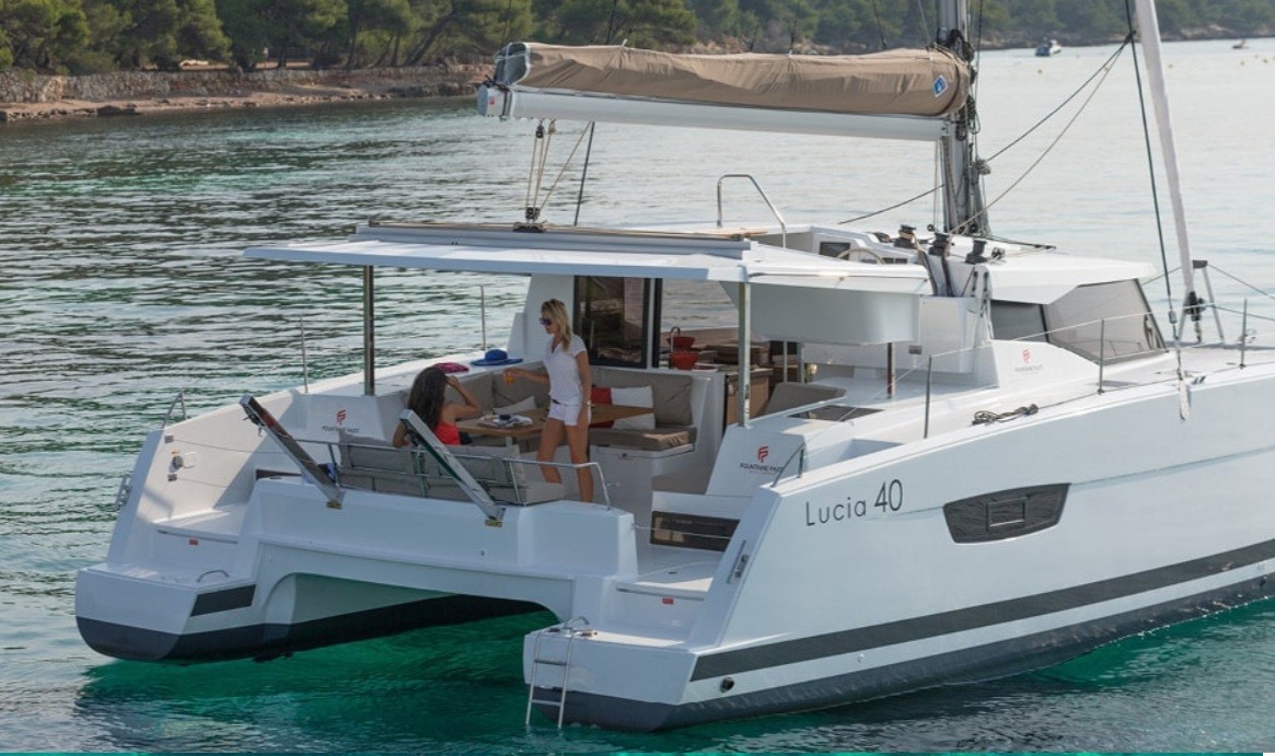 Photo #3 - Fountaine Pajot Lucia 40 - 4 cab. (HYLIA) in Le Marin - 28571
