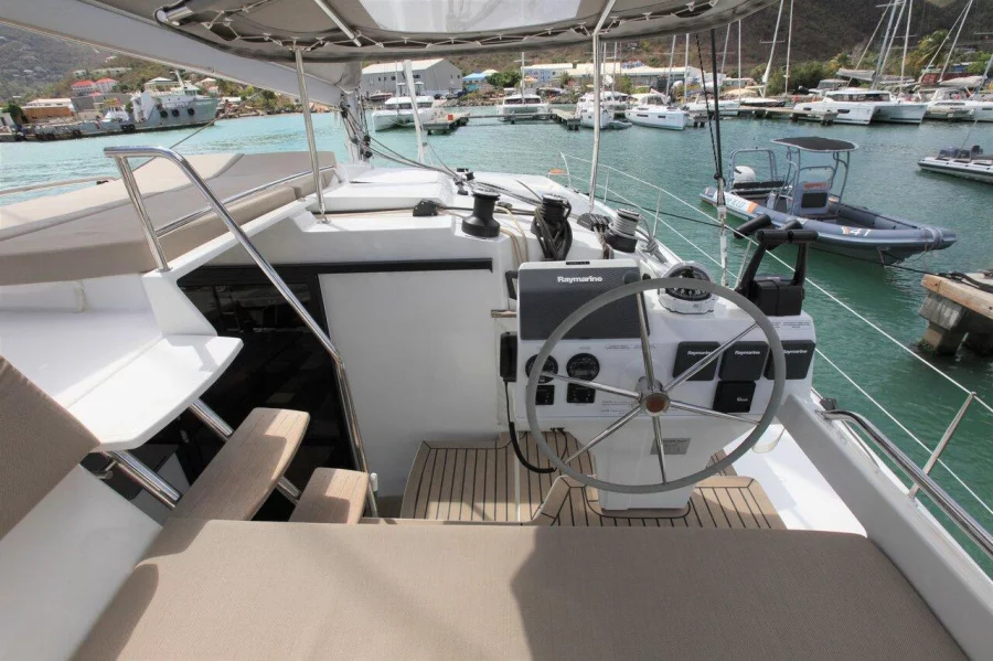 Helia 44 - 5 cab. (Kalm Waters)  - 10