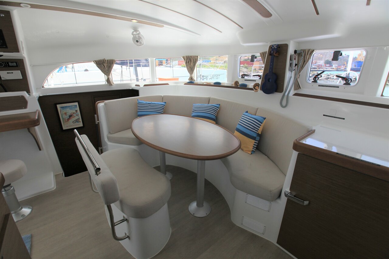 Photo #10 - Lagoon 380 - 3 cab. (Saint Blue) in Road Town - 29056