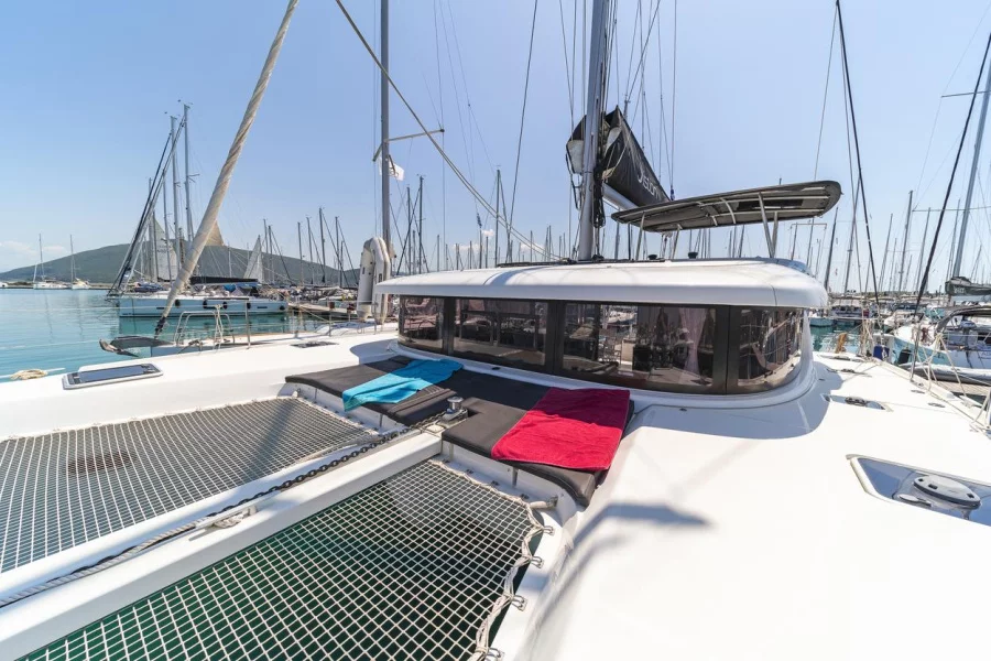 Lagoon 42 - 4 + 2 cab. (Blue Ripple 1)  - 7