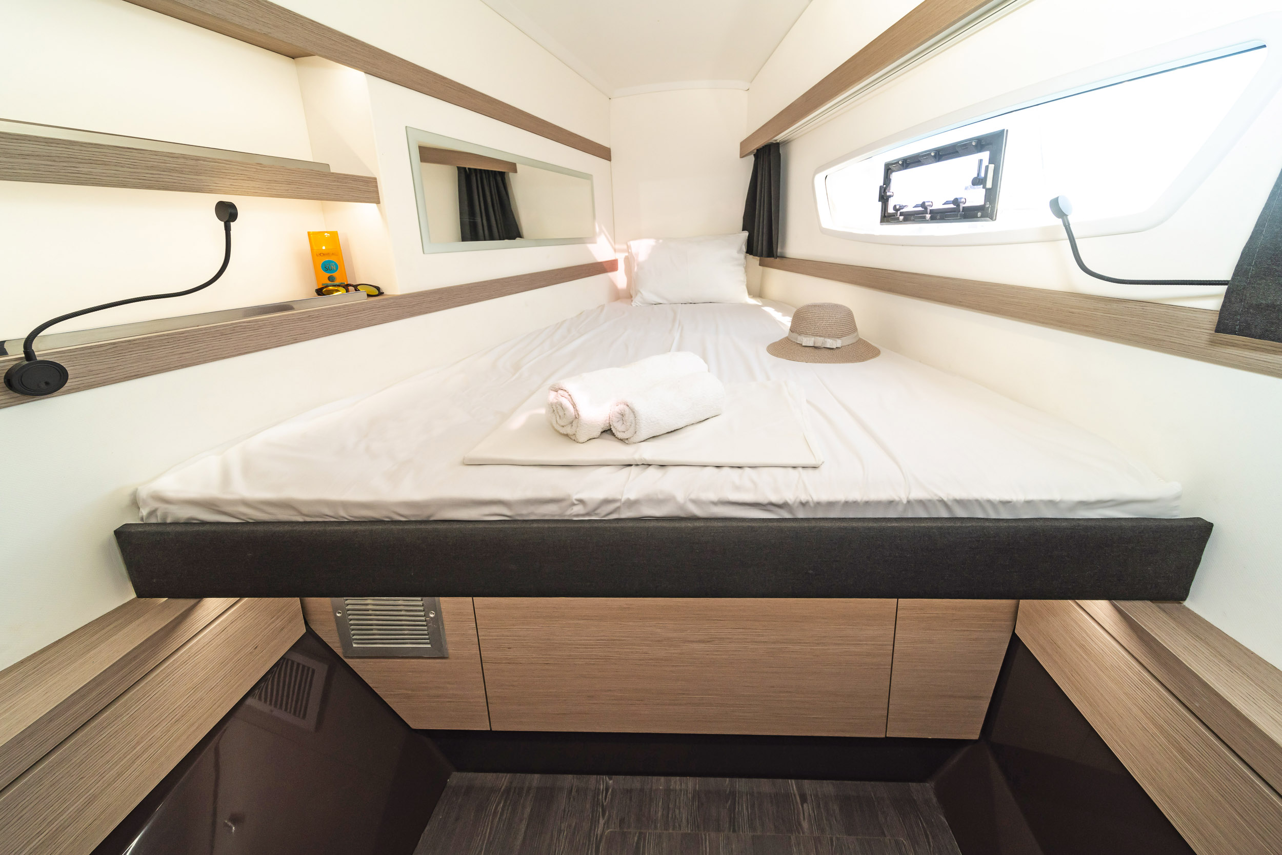 Photo #9 - Fountaine Pajot Lucia 40 - 4 cab. (Fortuna) en Rhodes - 29077