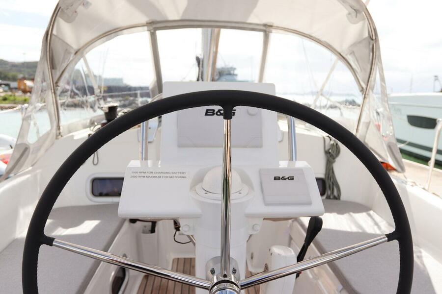 Oceanis 31 — photo 5