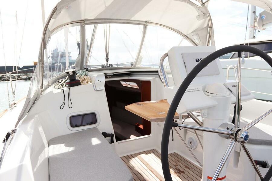 Oceanis 31 — photo 6