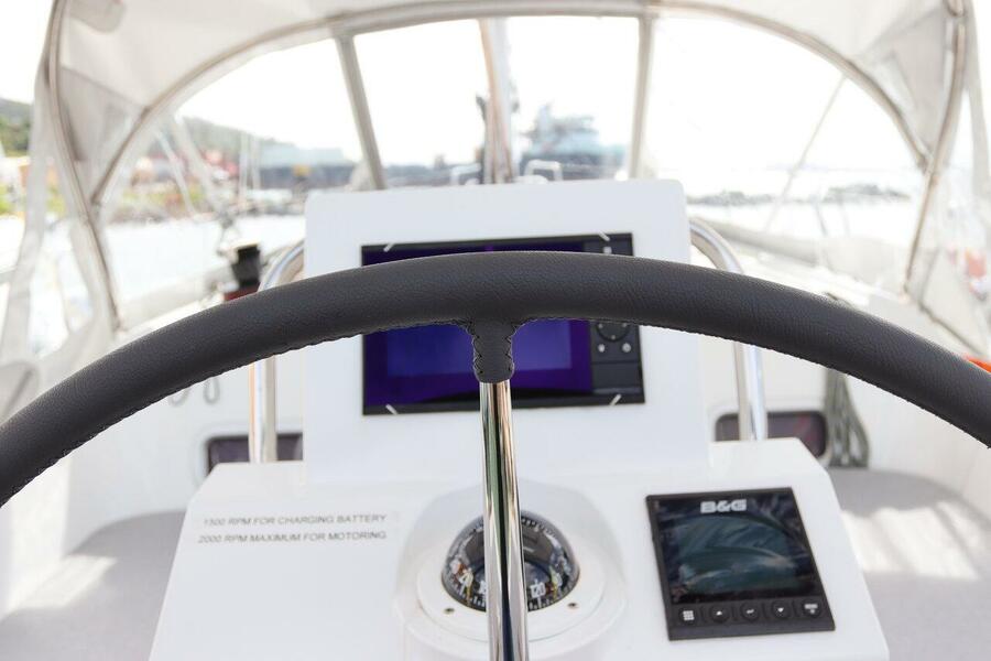 Oceanis 31 — photo 9