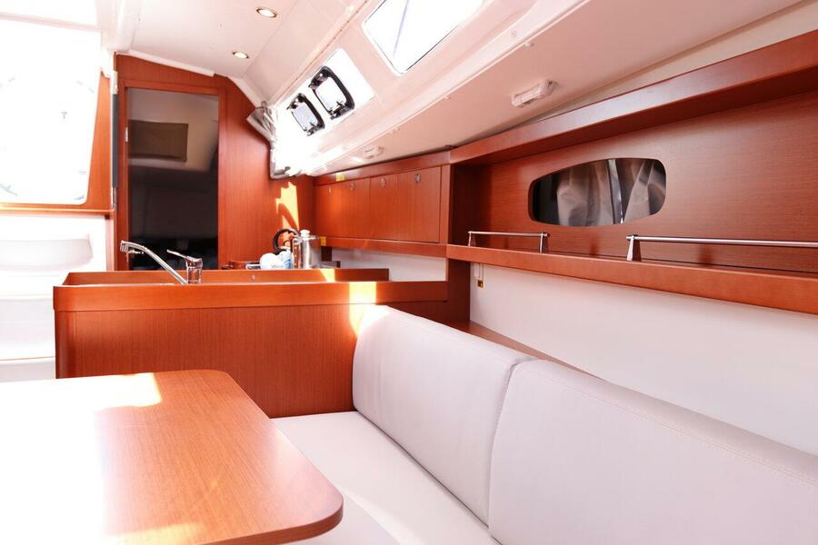 Oceanis 31 — photo 13