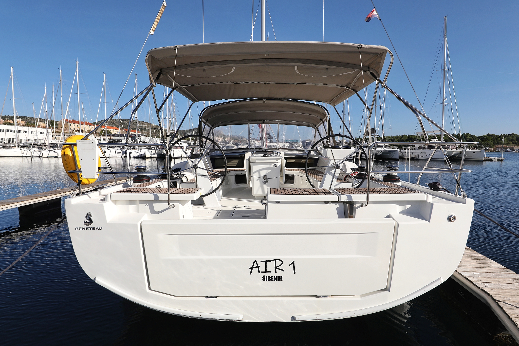 Photo #1 - Oceanis 51.1 - 5 + 1 cab. (Air 1) in Trogir - 29118
