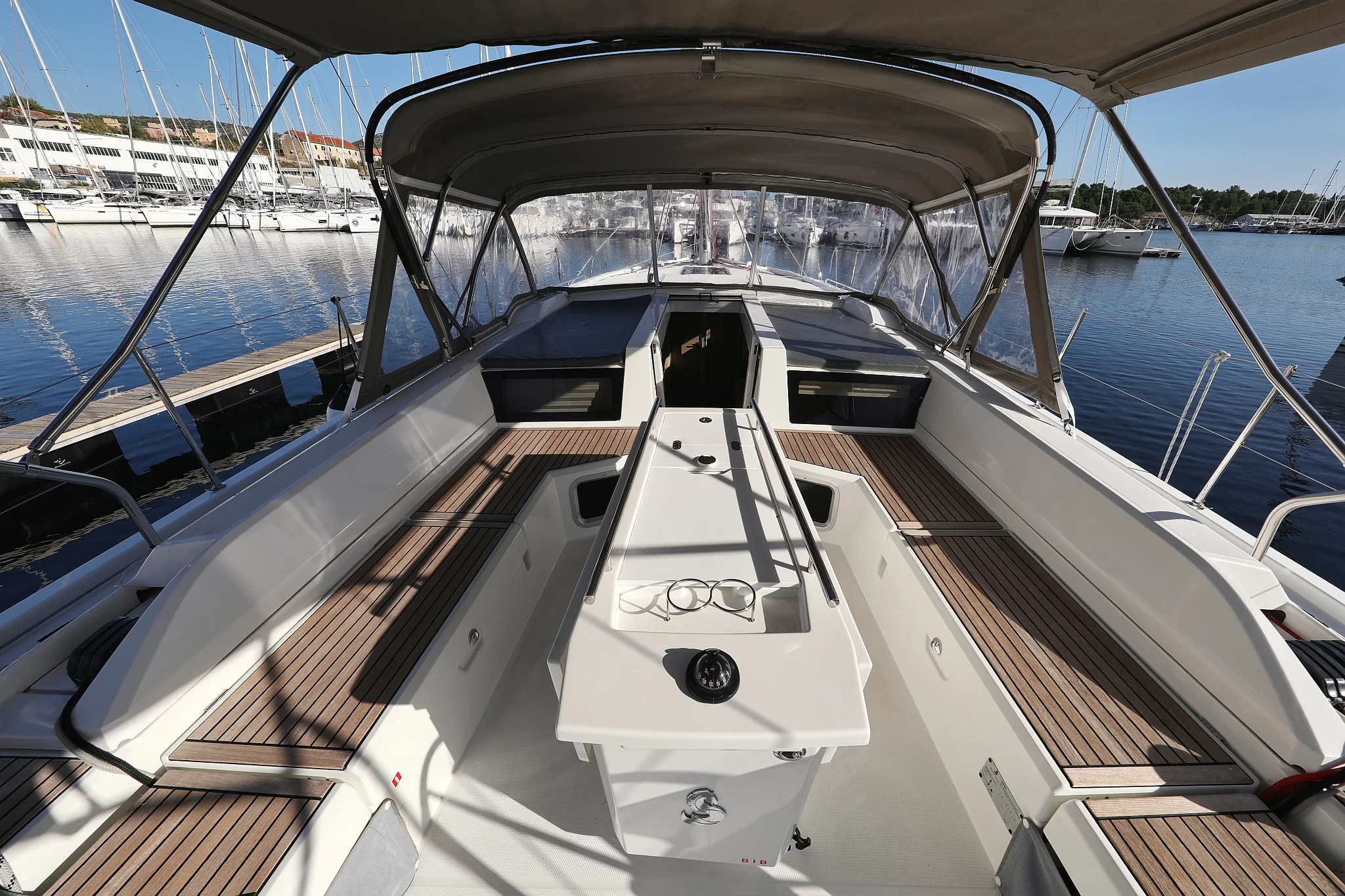 Oceanis 51.1 - 5 + 1 cab. (Air 1)  - 33