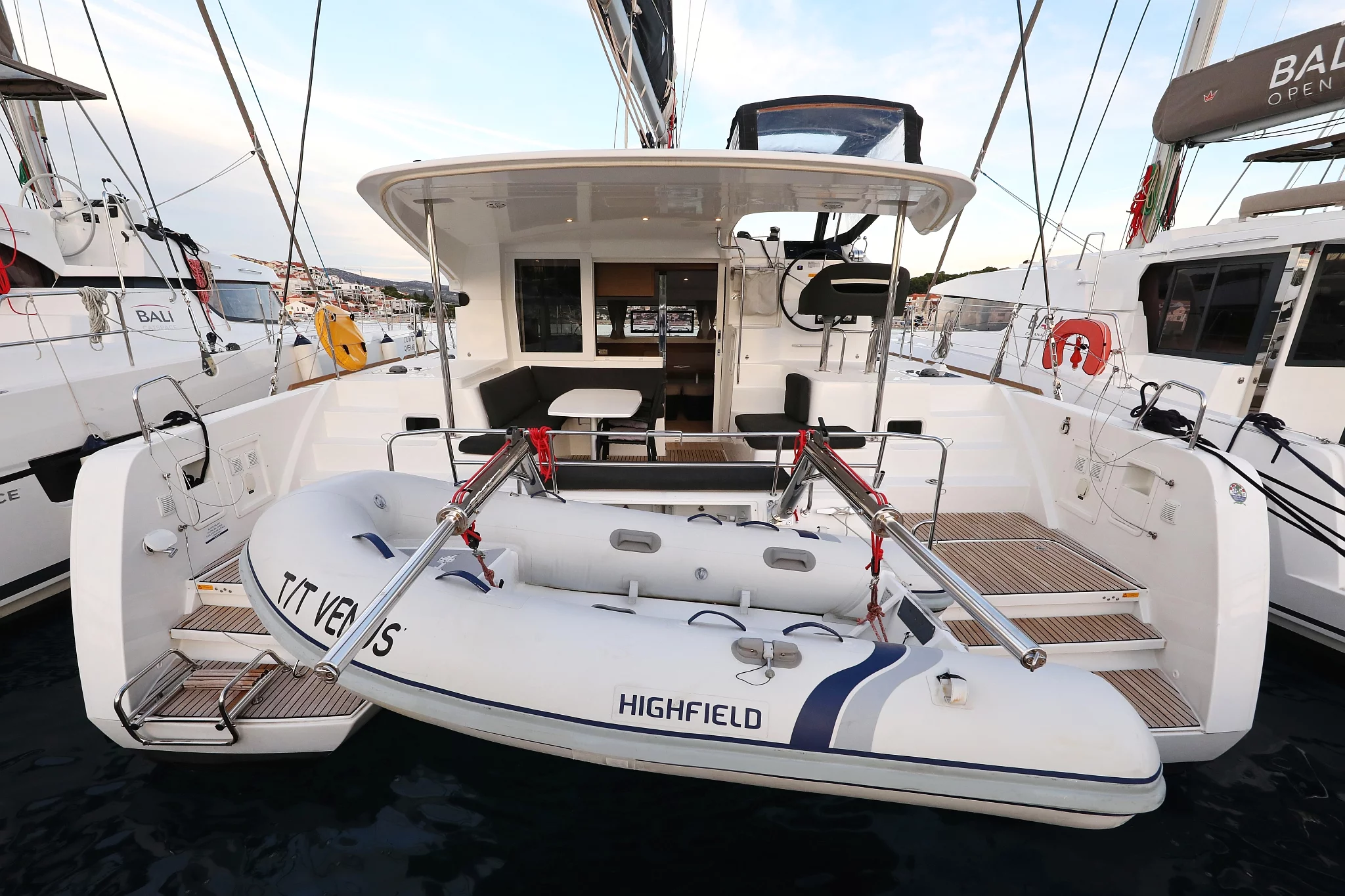 Lagoon 40 - 4 + 2 cab (Venus)  - 0