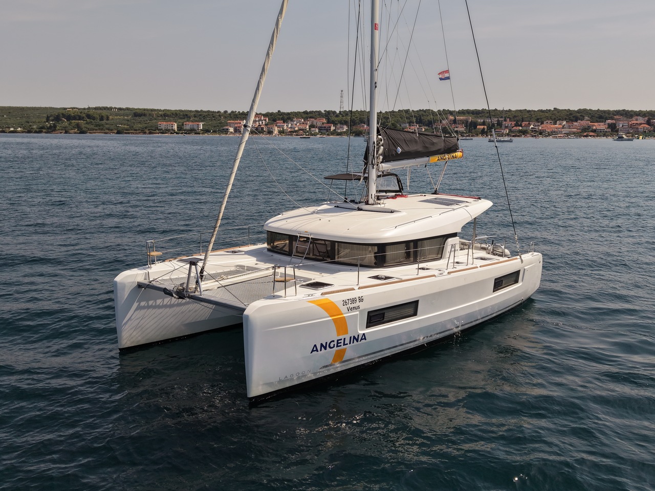 Lagoon 40 - 4 + 2 cab — photo 12