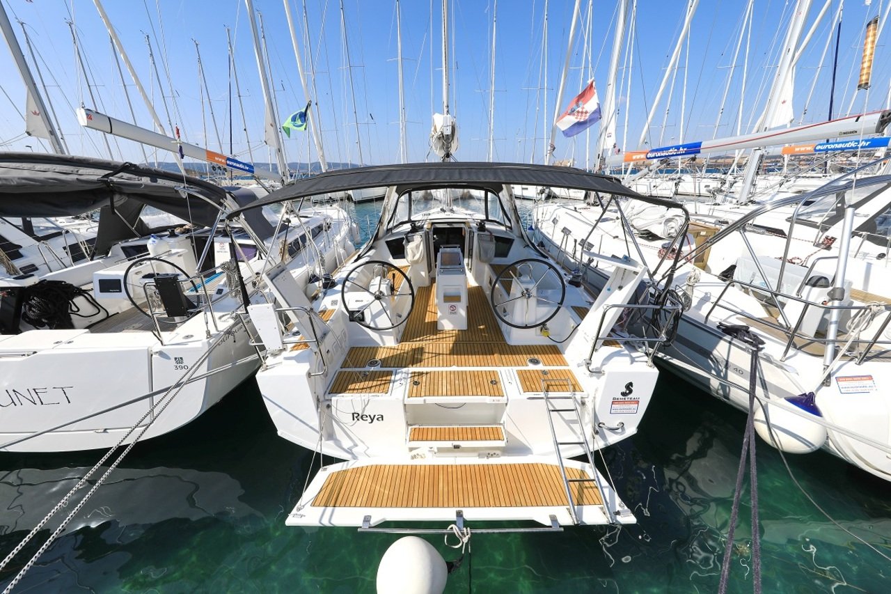 Photo #1 - Oceanis 38.1 (Reya) en Biograd - 29198