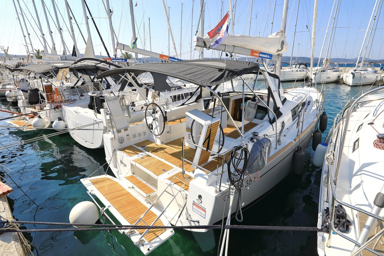 Photo #3 - Oceanis 38.1 (Reya) en Biograd - 29198